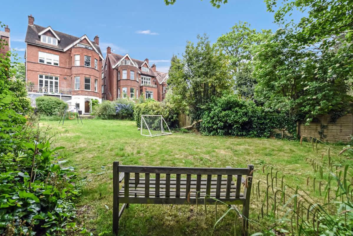 Holiday home Beautiful 4 Bed In Hampstead With Garden & Parking *