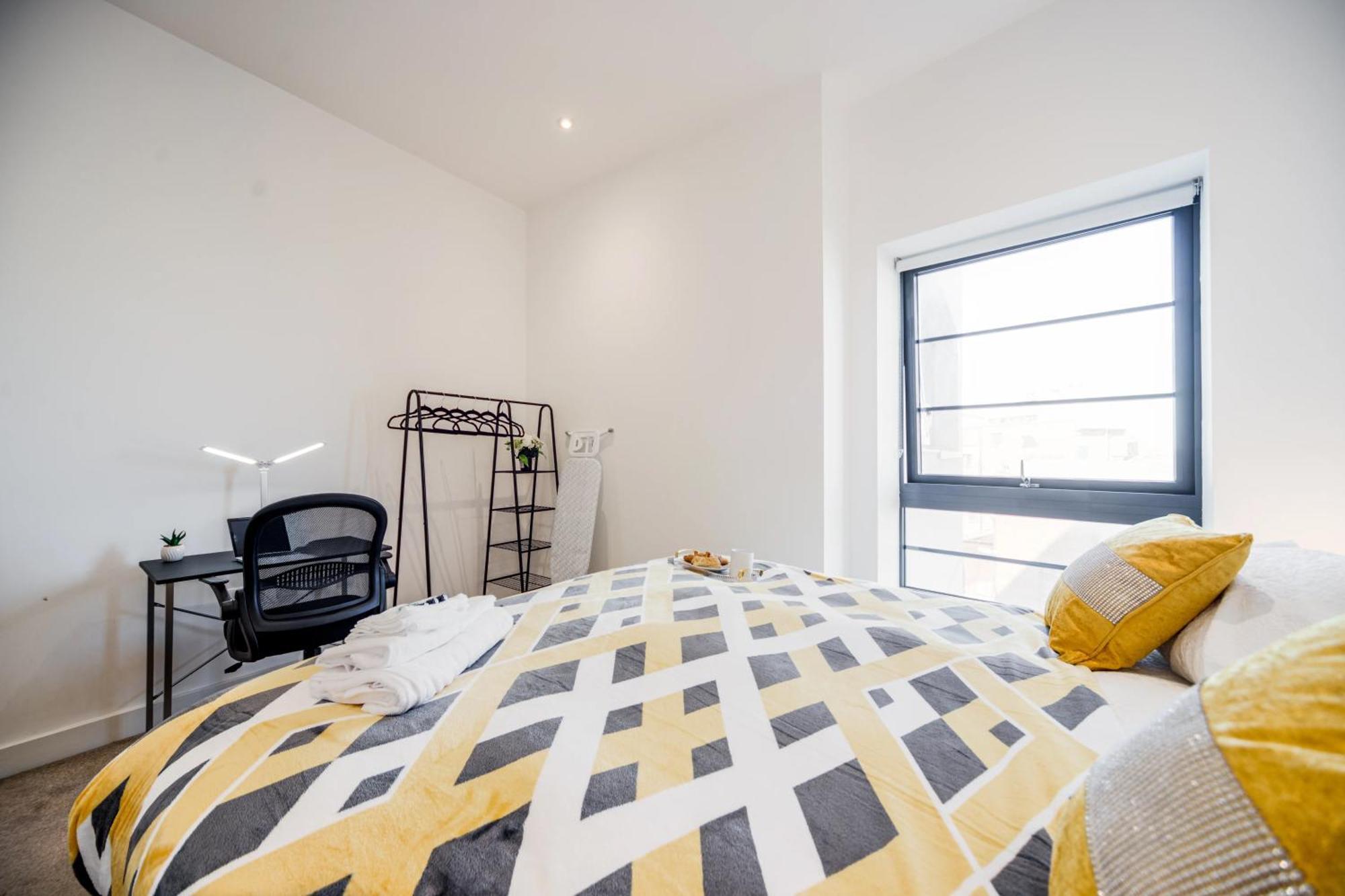 2 Bed Oasis Flat-o2-excel-canary Wharf- Shops- Trains -free Parking,wifi 500mb & Flex Check In Apartment