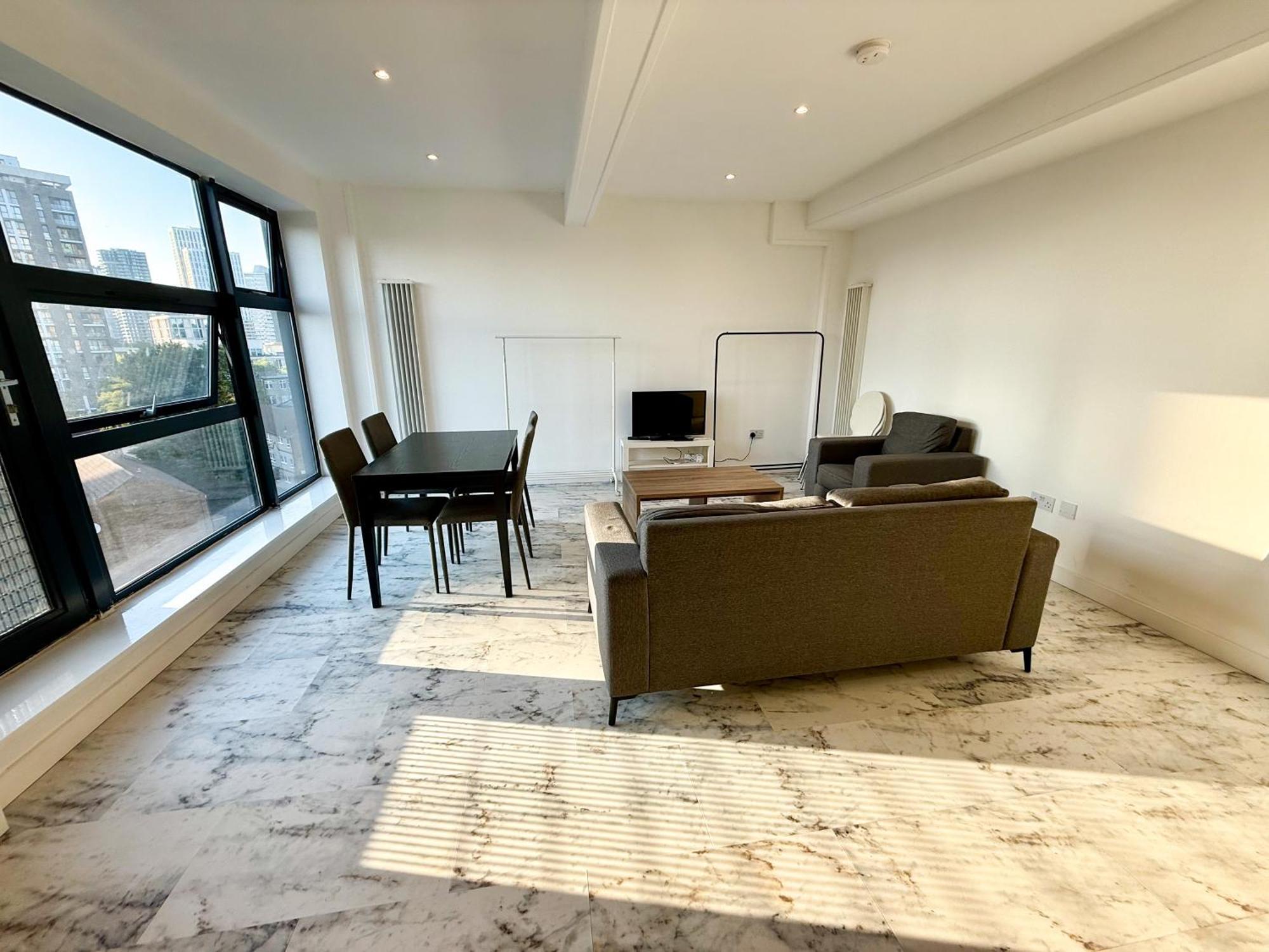 Entire Flat With 2x Bedrooms, 2x Bathrooms And A Big Living In The Olympic Park And Westfield At Stratford London