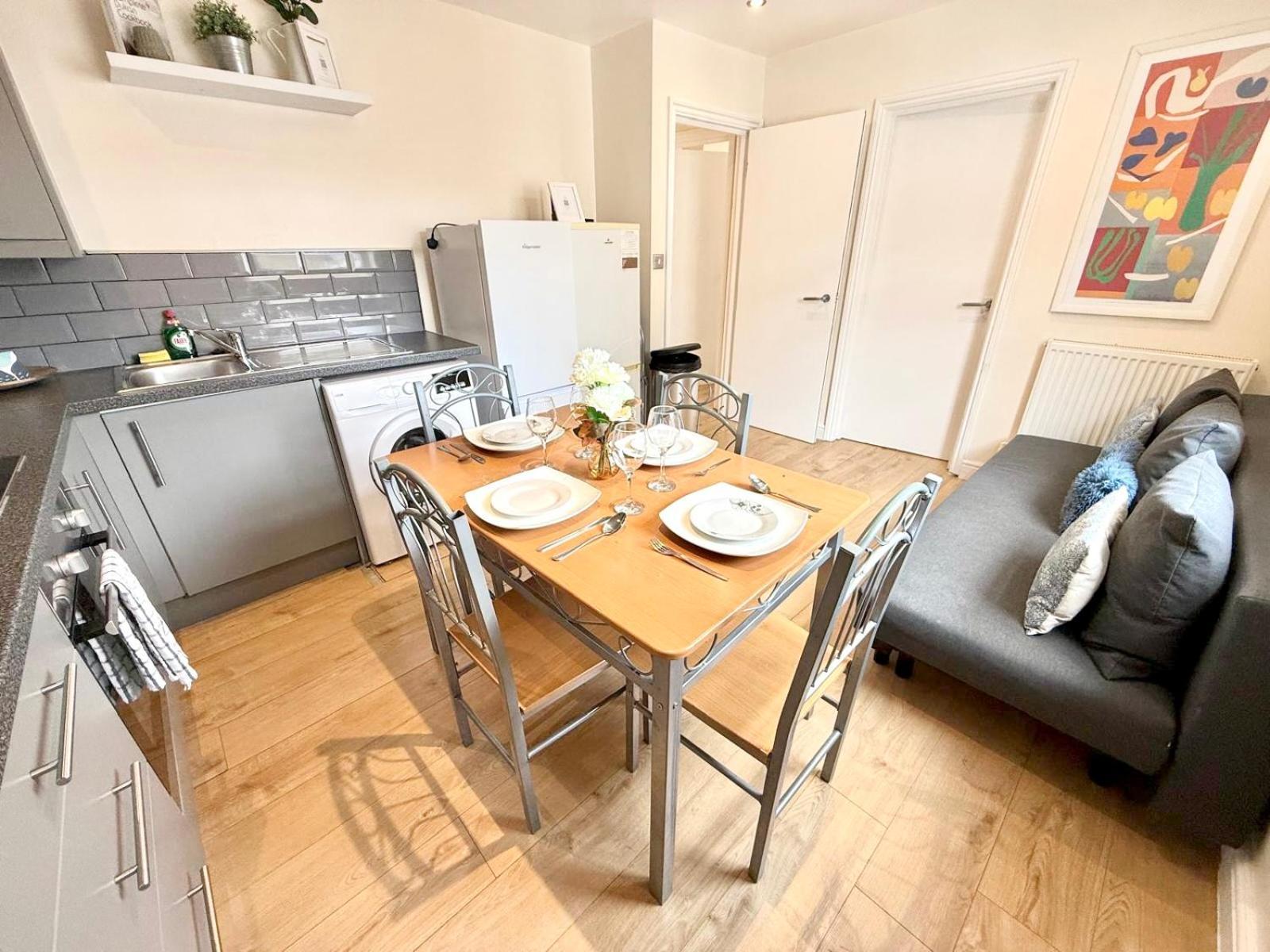 Lovely 3 Bedroom Flat , Aldgate, Tower Hill, Whitechapel London