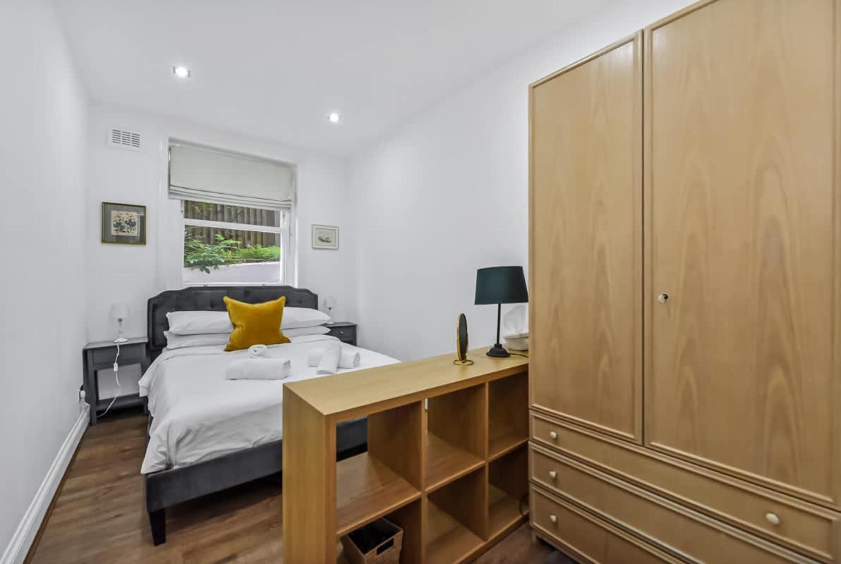 Beautiful 4 Bed In Hampstead With Garden & Parking London