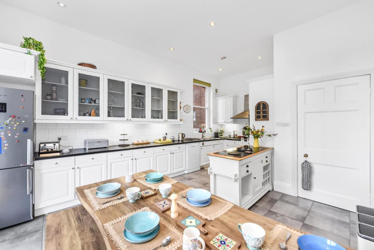 Beautiful 4 Bed In Hampstead With Garden & Parking Holiday home *