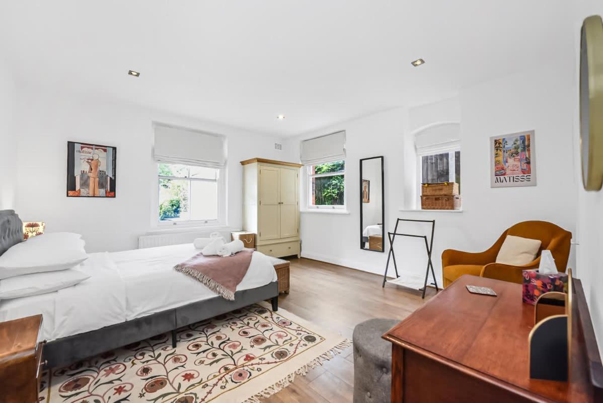 Holiday home Beautiful 4 Bed In Hampstead With Garden & Parking London