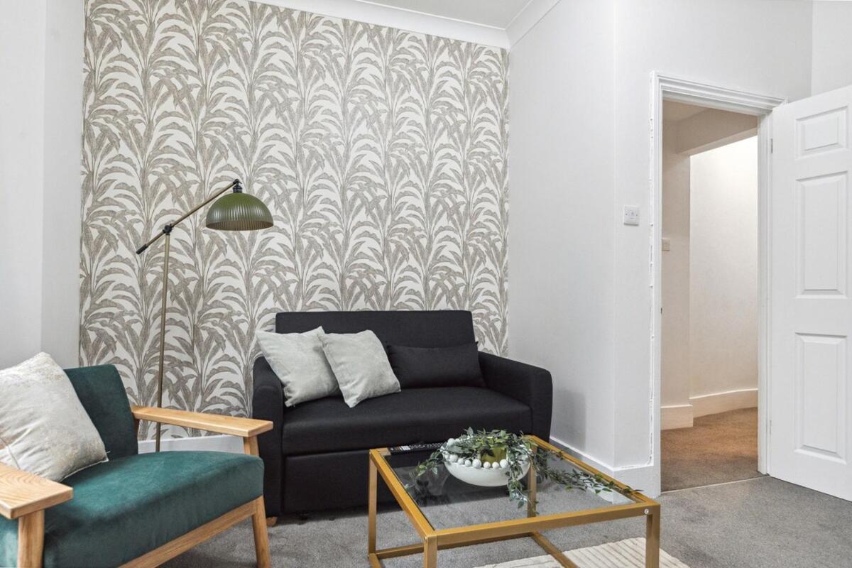 Comfort Convenience Location Shepherds Bush Ground Floor *