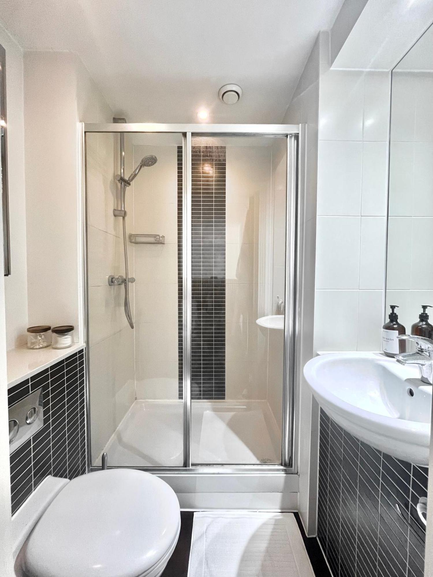 2 Bed, 2 Bath Flat In Central London London