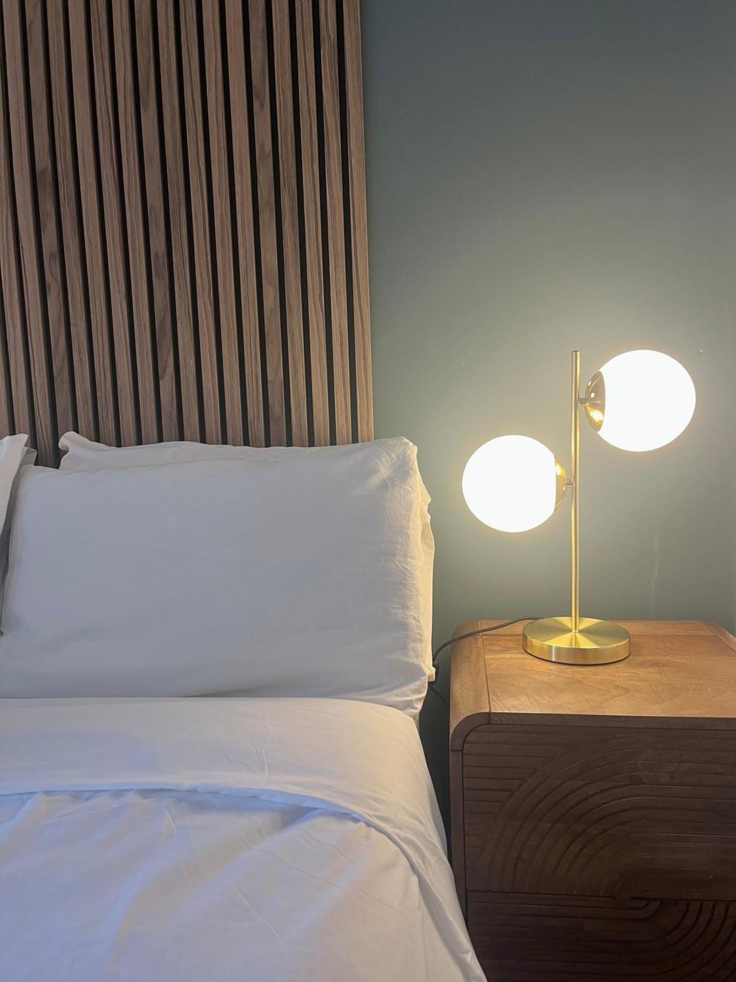 Apartment 2 Bed, 2 Bath Flat In Central London