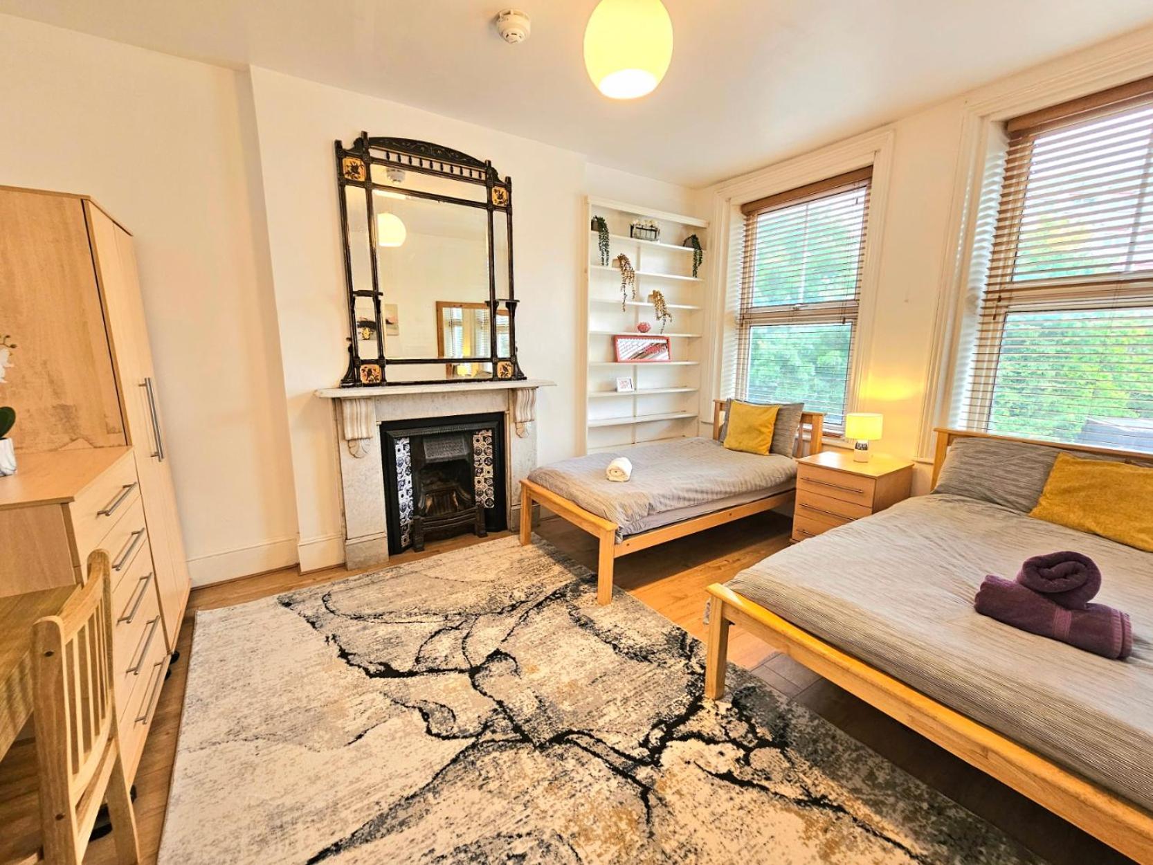 King's Cross & Angel Area, 4 Bedrooms With 7 Beds & Private Rooftop - Walk To St Pancras International *