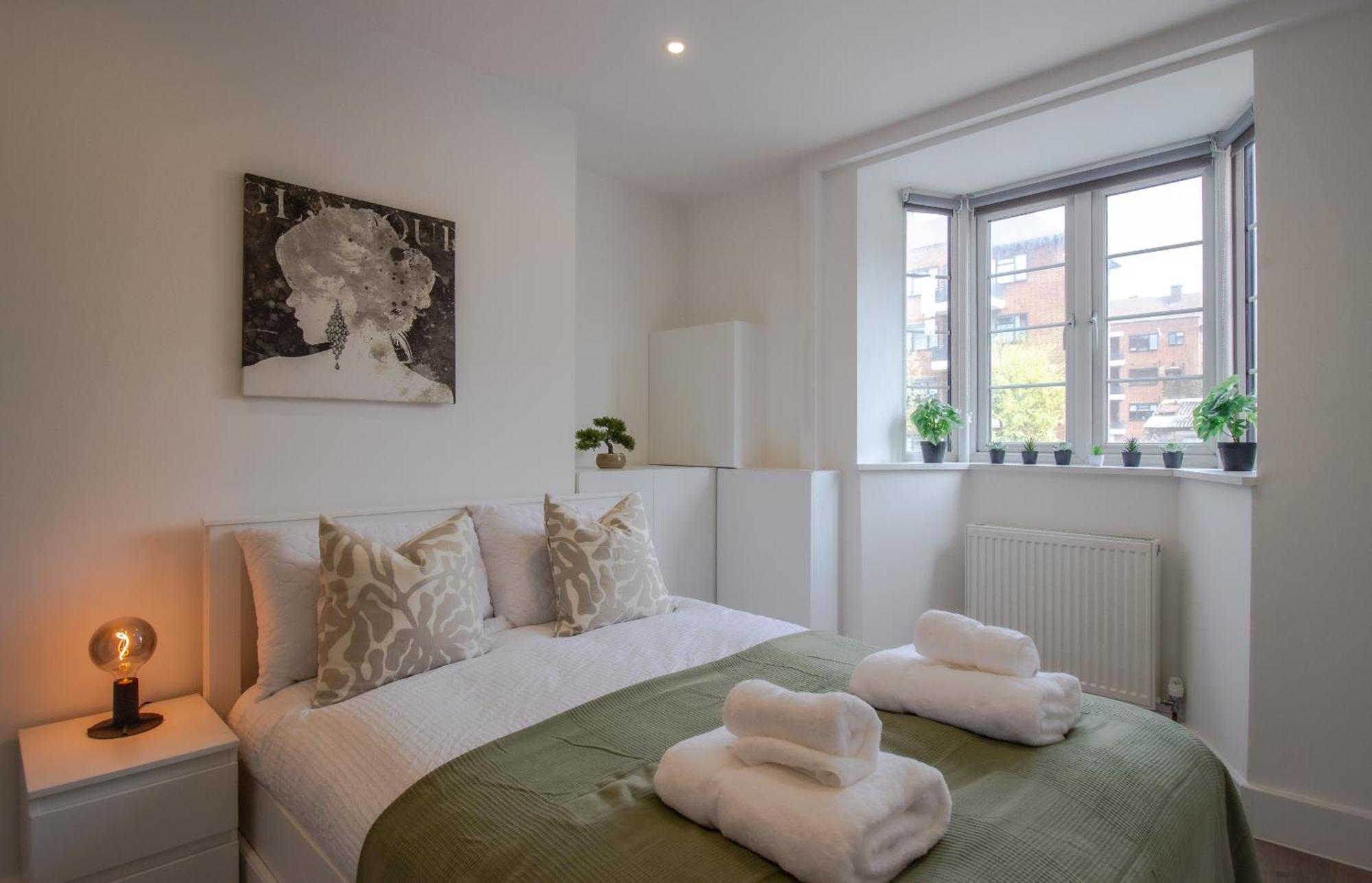 Apartment Modern 2 Bedroom @ Nine Elms Station A