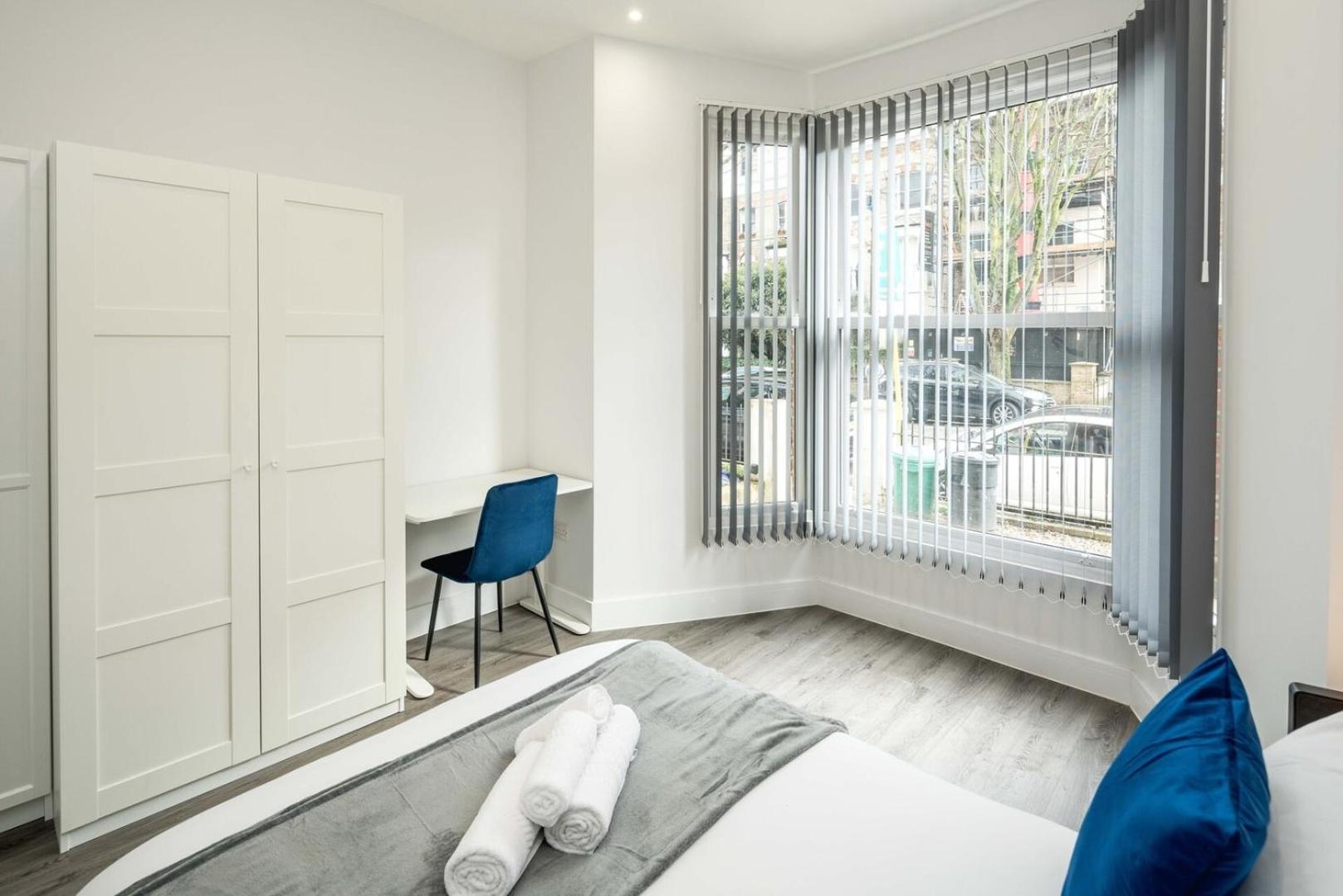 Modern 2b With Private Backyard & Fast Wifi Apartment *