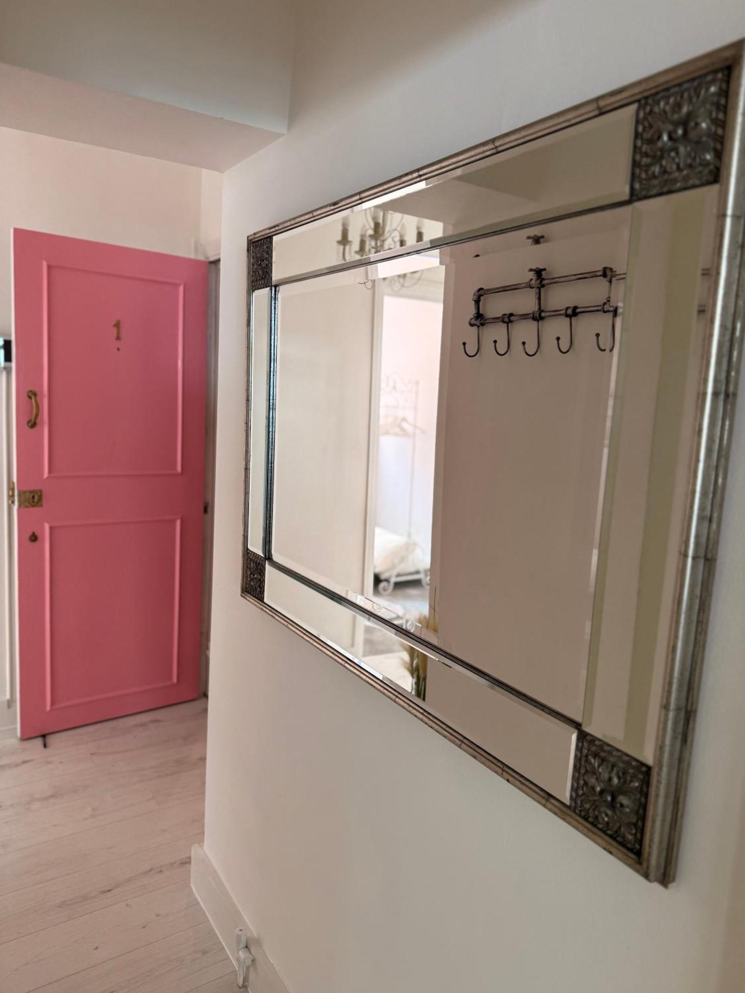 Apartment The Pink House