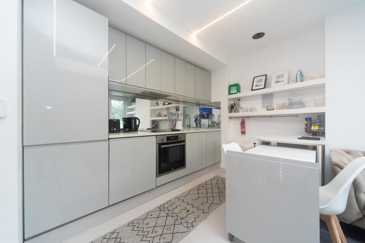 Apartment Stunning Contemporary 2 Bed With Parking