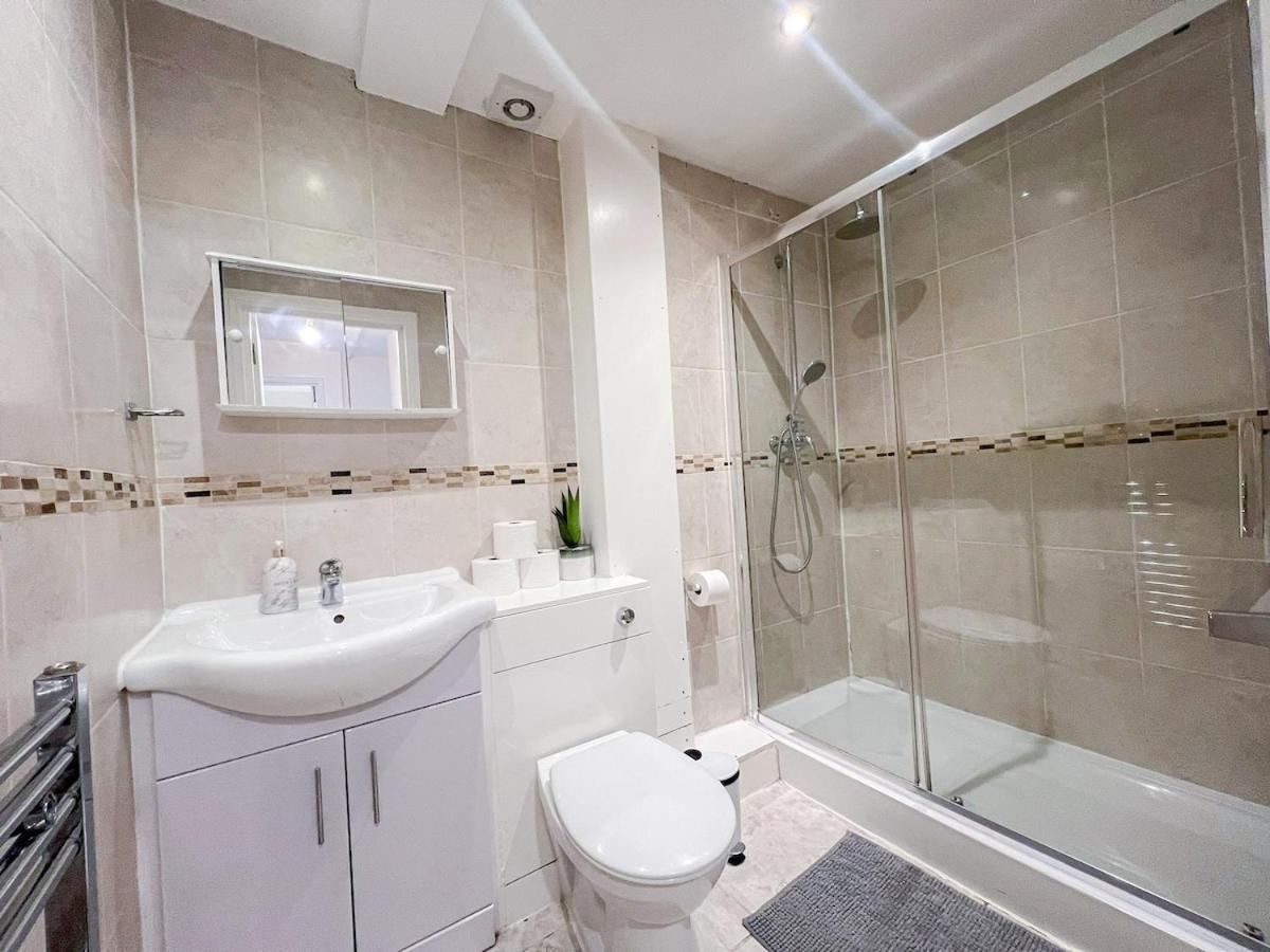 Lovely 3 Bedroom Flat , Aldgate, Tower Hill, Whitechapel *
