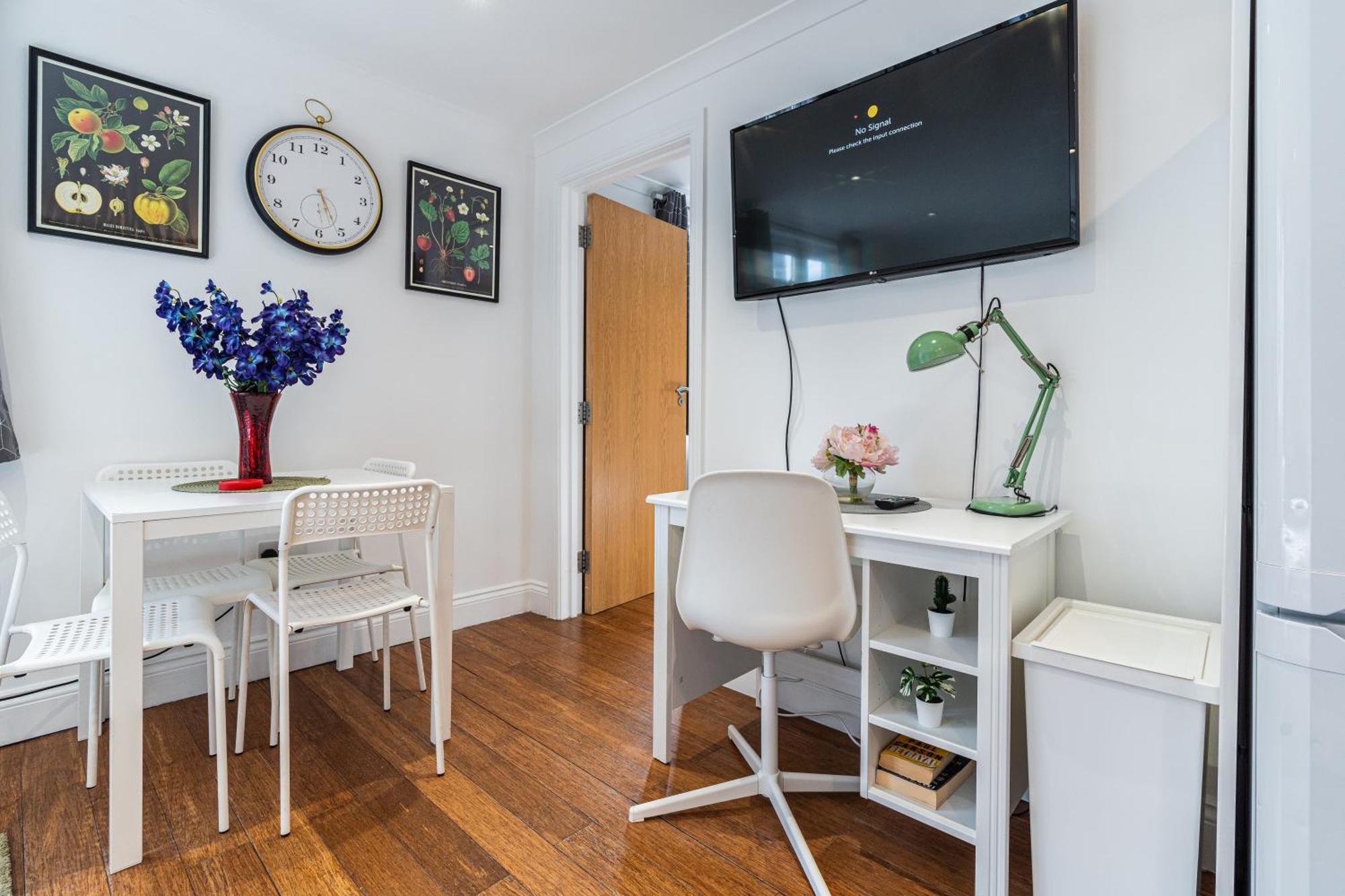 1 Bedroom Comfortable Flat In Kensington Apartment *