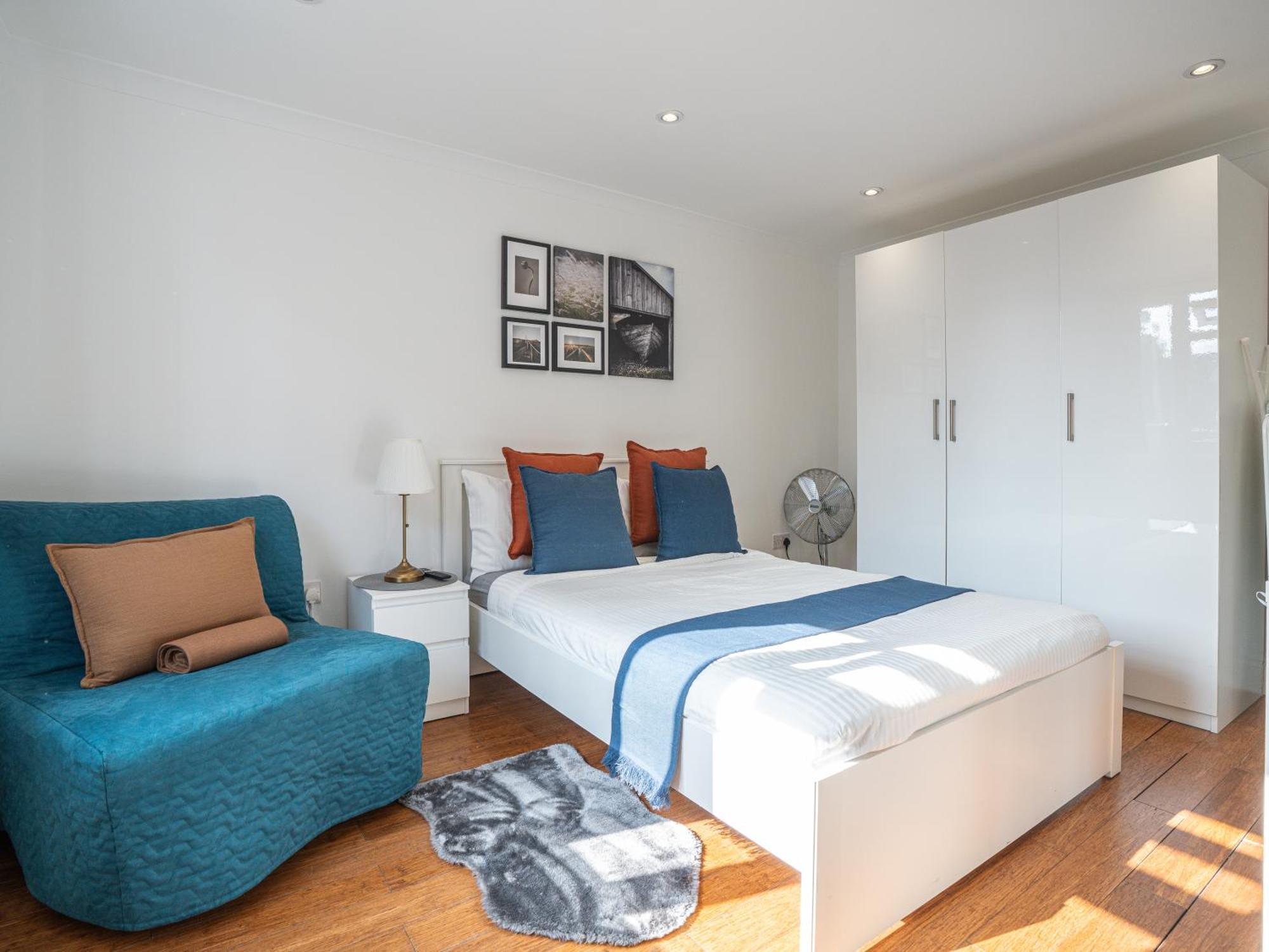1 Bedroom Comfortable Flat In Kensington Apartment