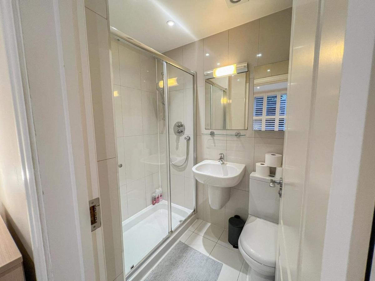 3 Bedroom With Private Terrace In Pimlico, Westminster, Victoria