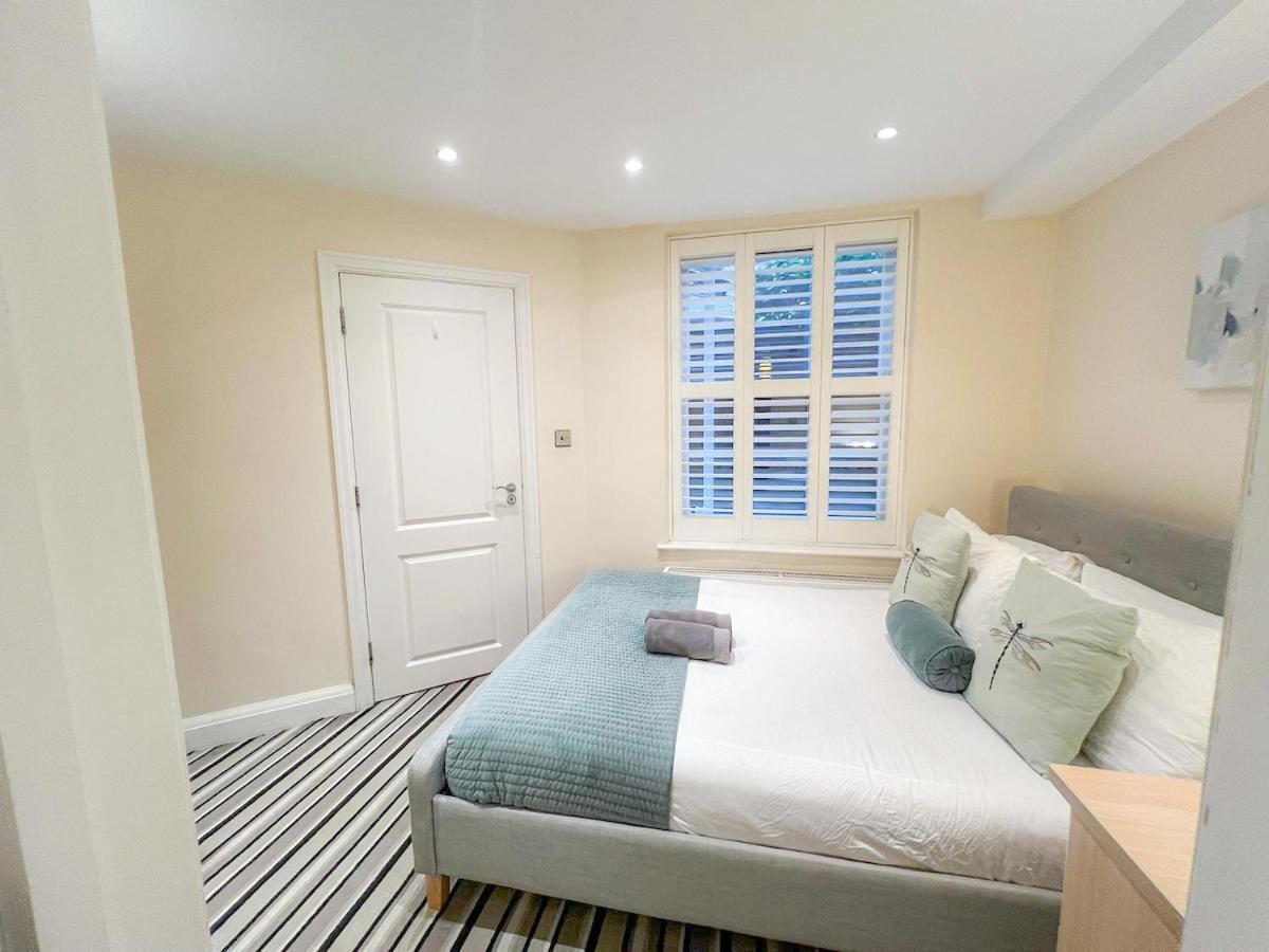 3 Bedroom With Private Terrace In Pimlico, Westminster, Victoria Apartment