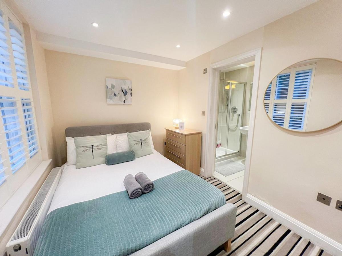 3 Bedroom With Private Terrace In Pimlico, Westminster, Victoria Apartment