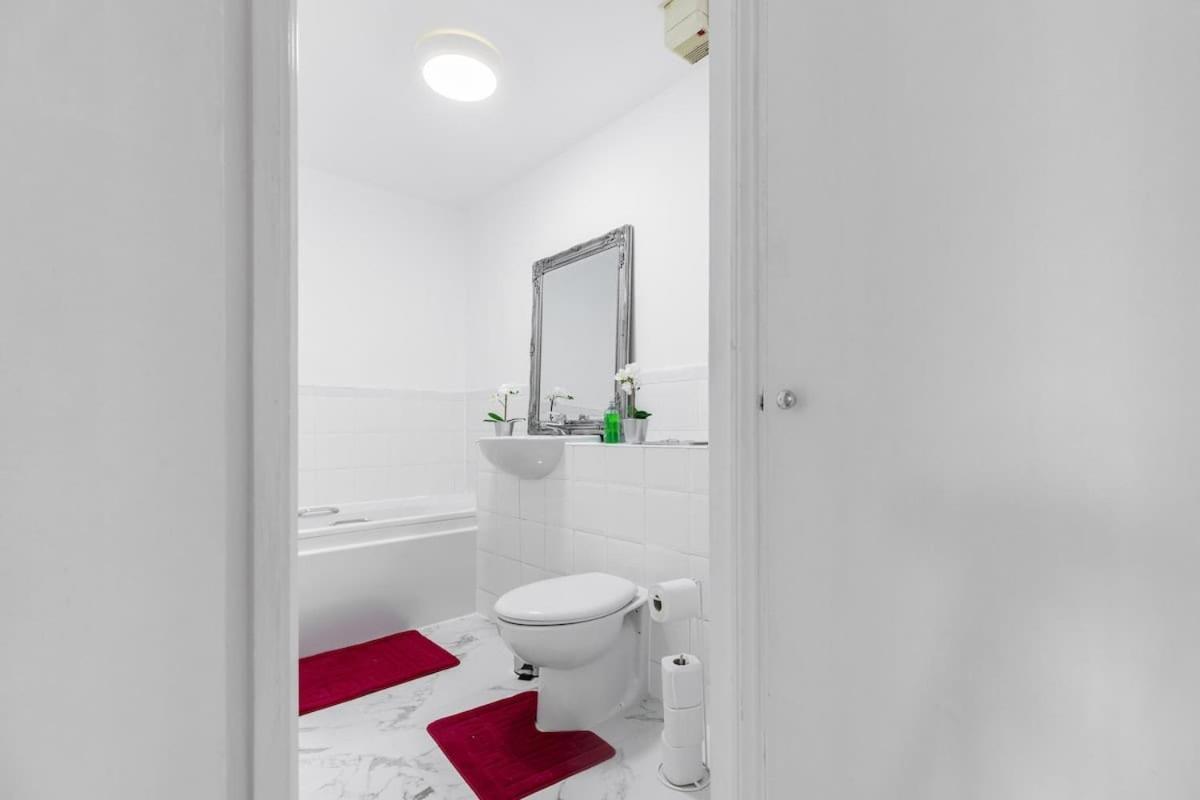 Holiday home Modern 2Br Apartment - 25Min To Central London London