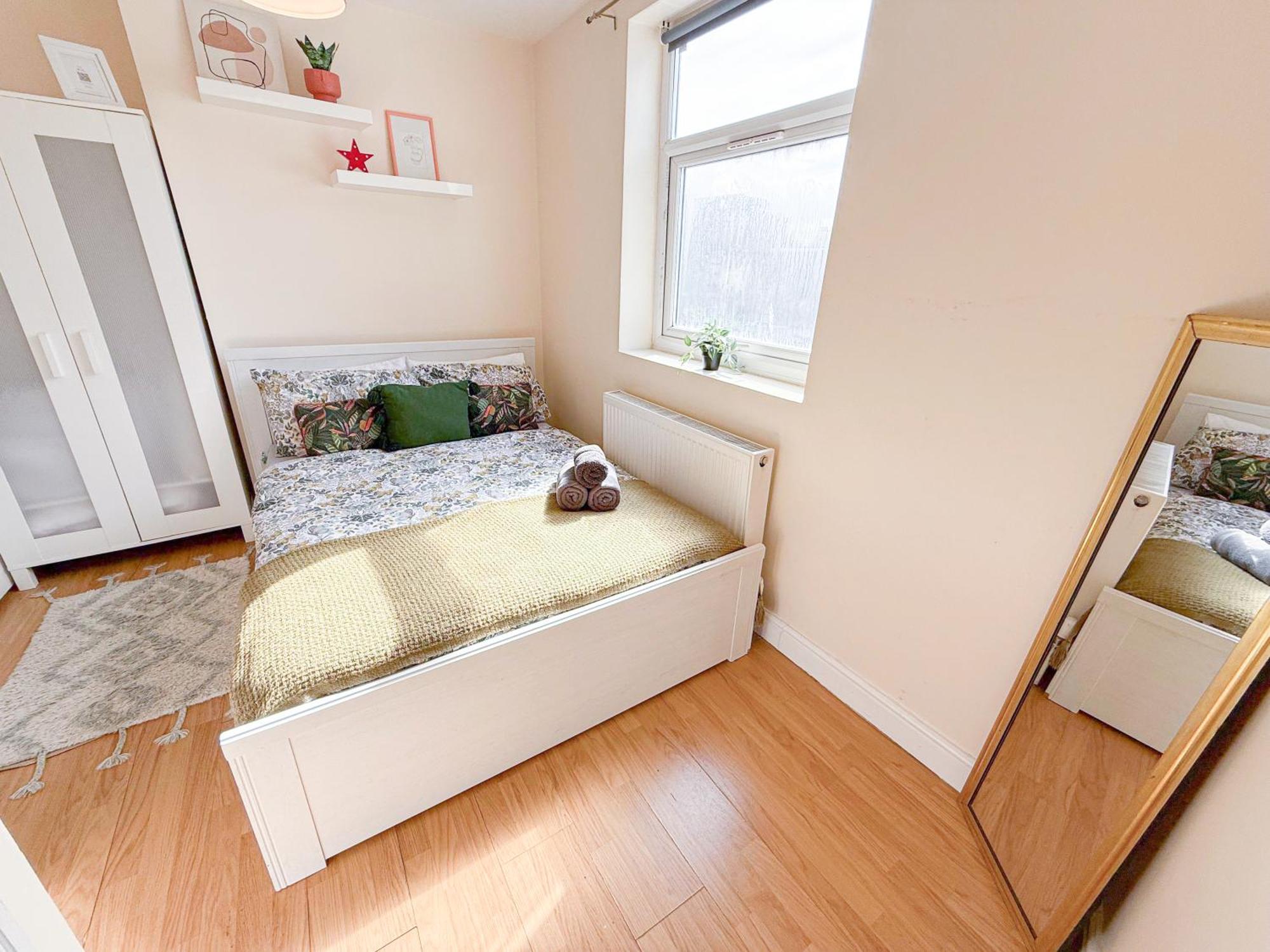 Lovely 3 Bedroom Flat , Aldgate, Tower Hill, Whitechapel *