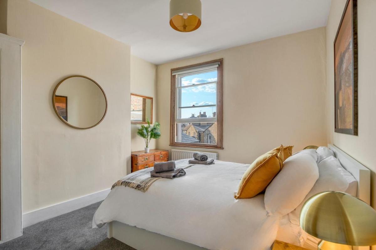 Battersea Rise 3bed Urban Escape Apartment London