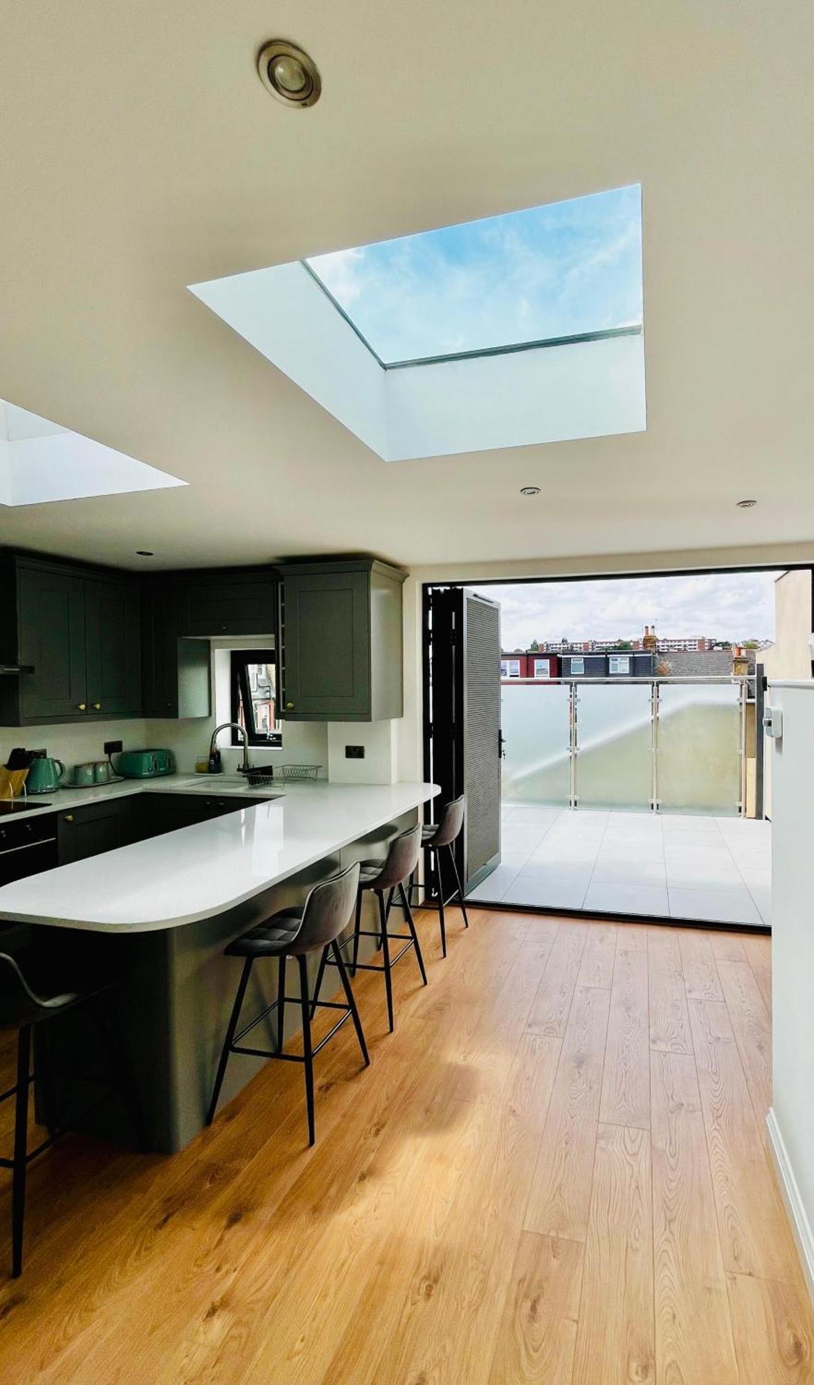 Apartment Grass Court Terrace - Walking Distance From Wimbledon Championships London