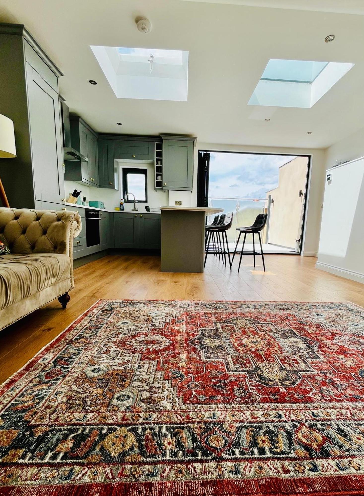 Grass Court Terrace - Walking Distance From Wimbledon Championships * London