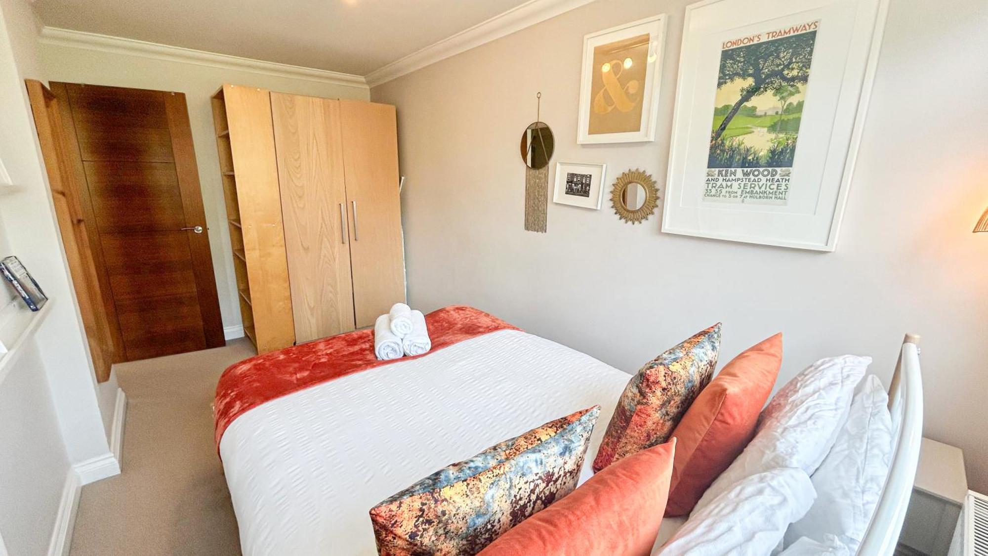 Lovely 4 Bedroom Flat With Ample Garden In Brondesbury, Kilburn Apartment London
