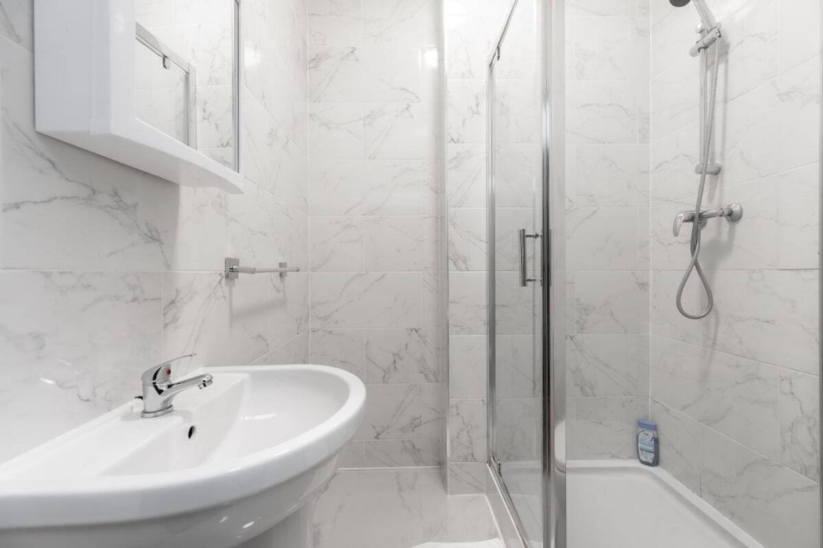 Nestio - Paddington Serviced Studios! Apartment