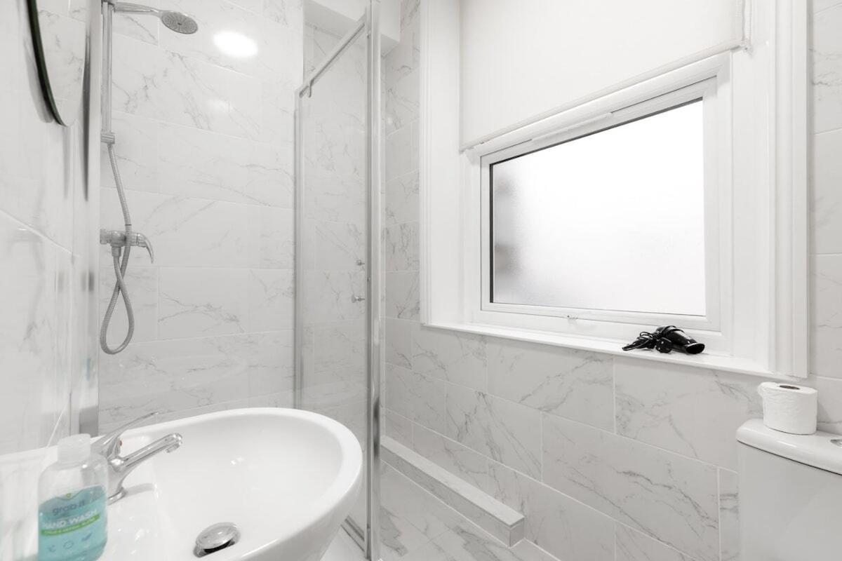 Apartment Nestio - Paddington Serviced Studios! London