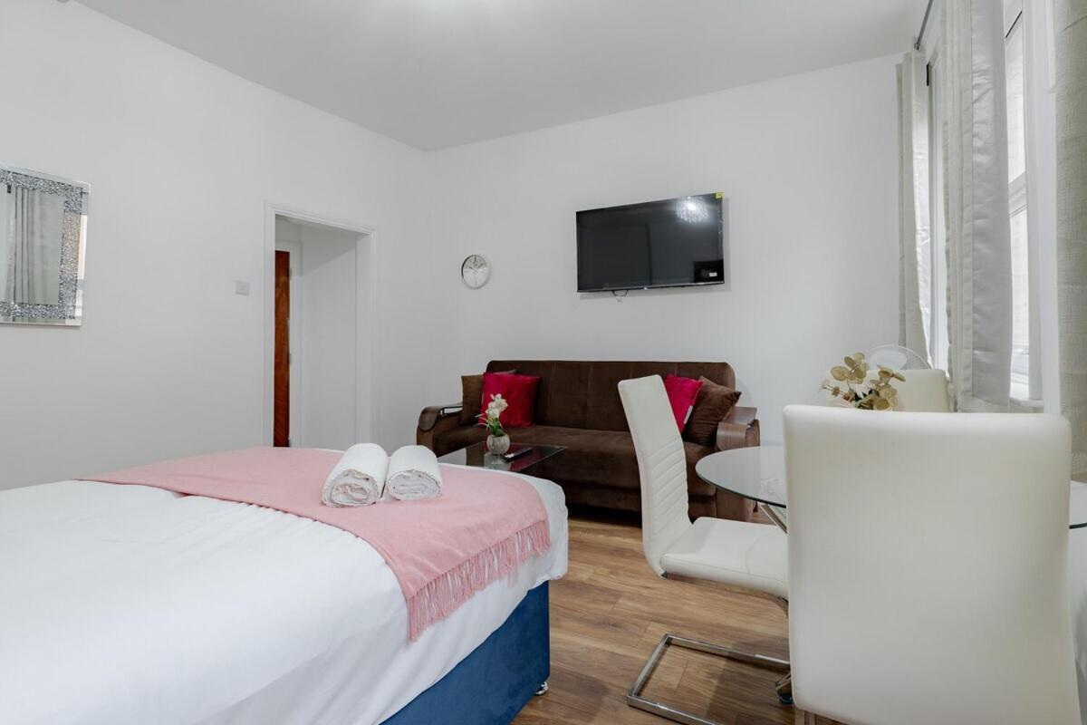Nestio - Paddington Serviced Studios! *