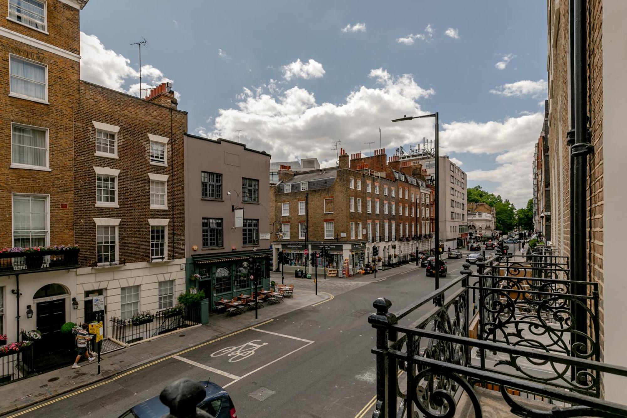 Upper Berkeley 3* London