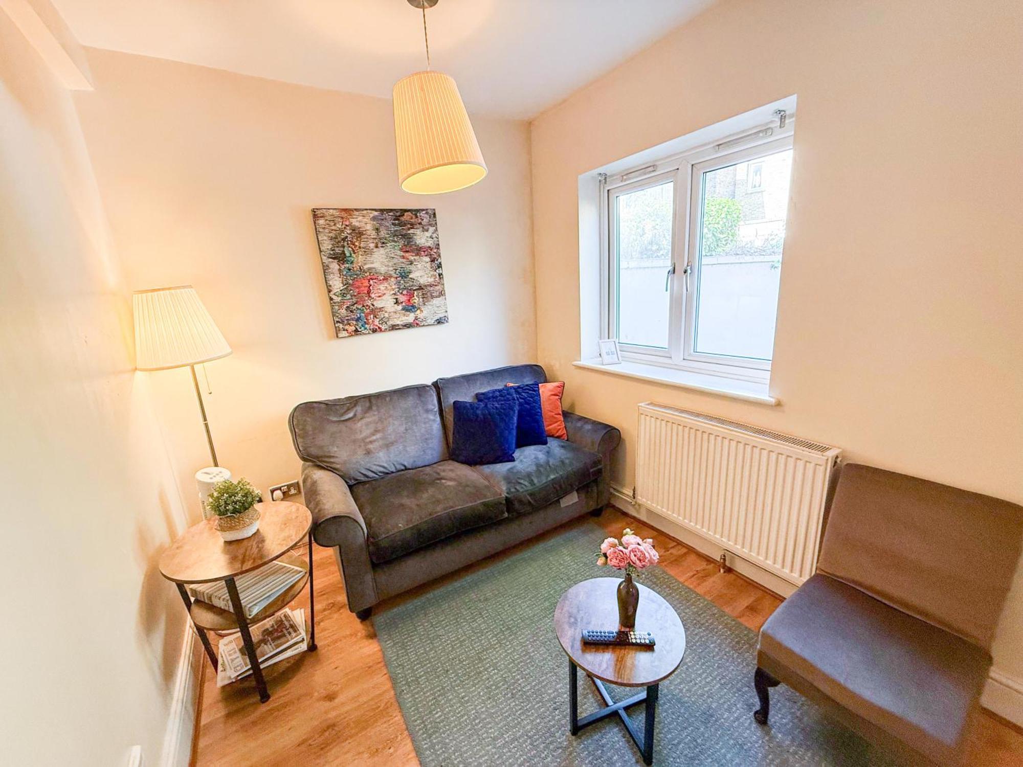 Apartment Lovely 1 Bedroom Flat In West Kensington London, Shepherd's Bush
