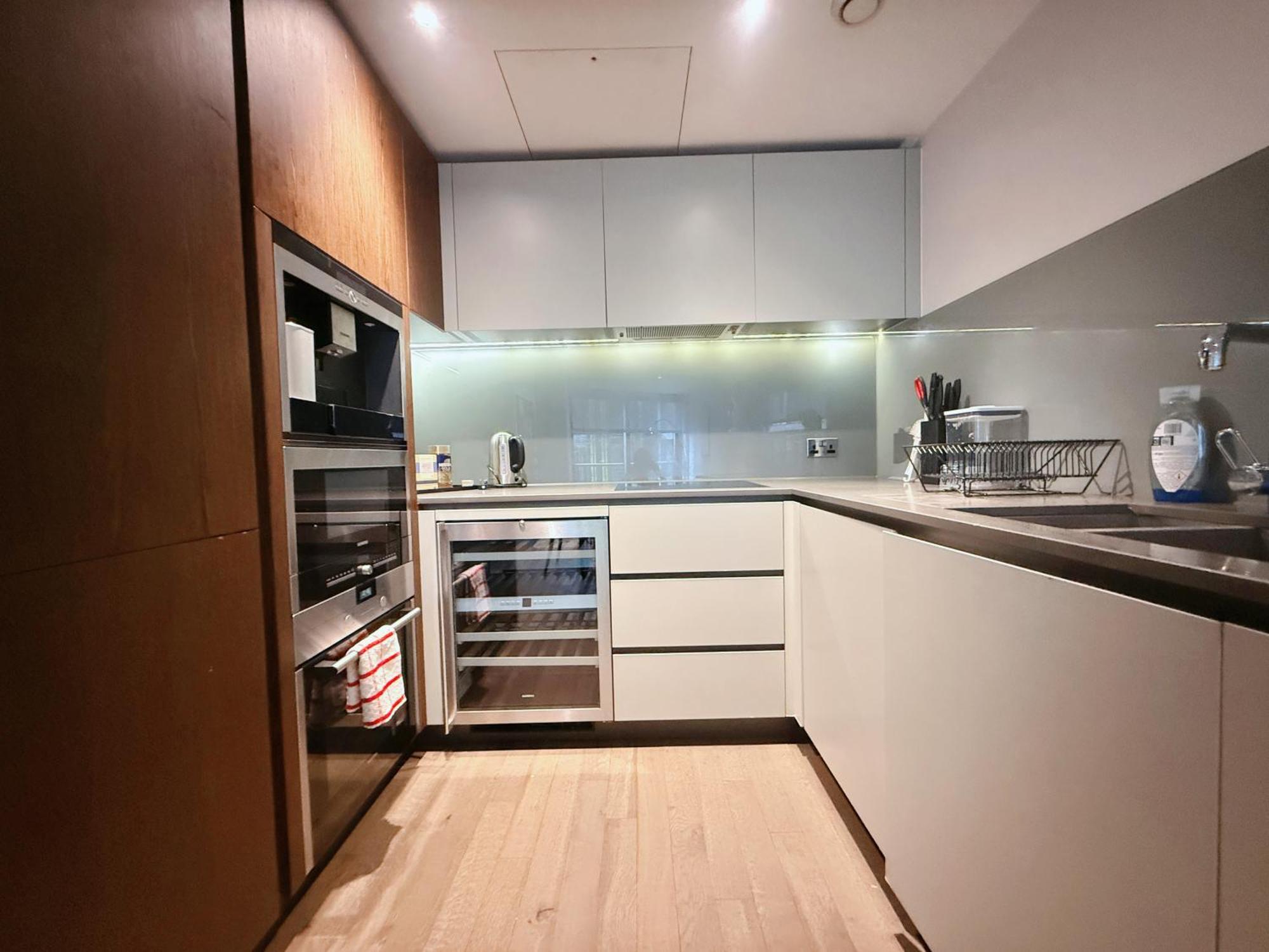 Luxurious And Spacious Near Us Embassy London