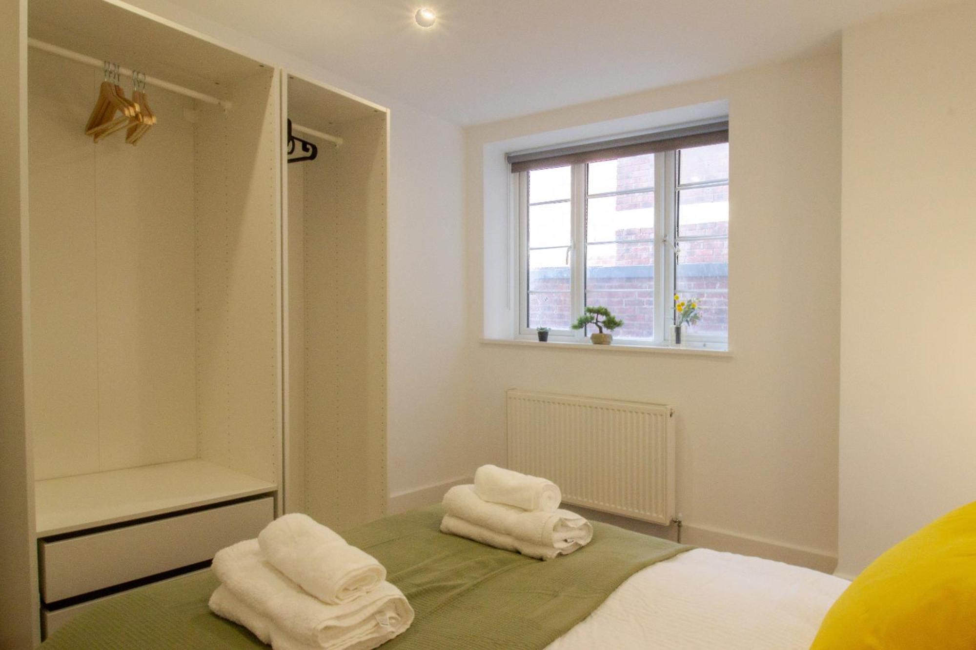 Modern 2 Bedroom @ Nine Elms Station A