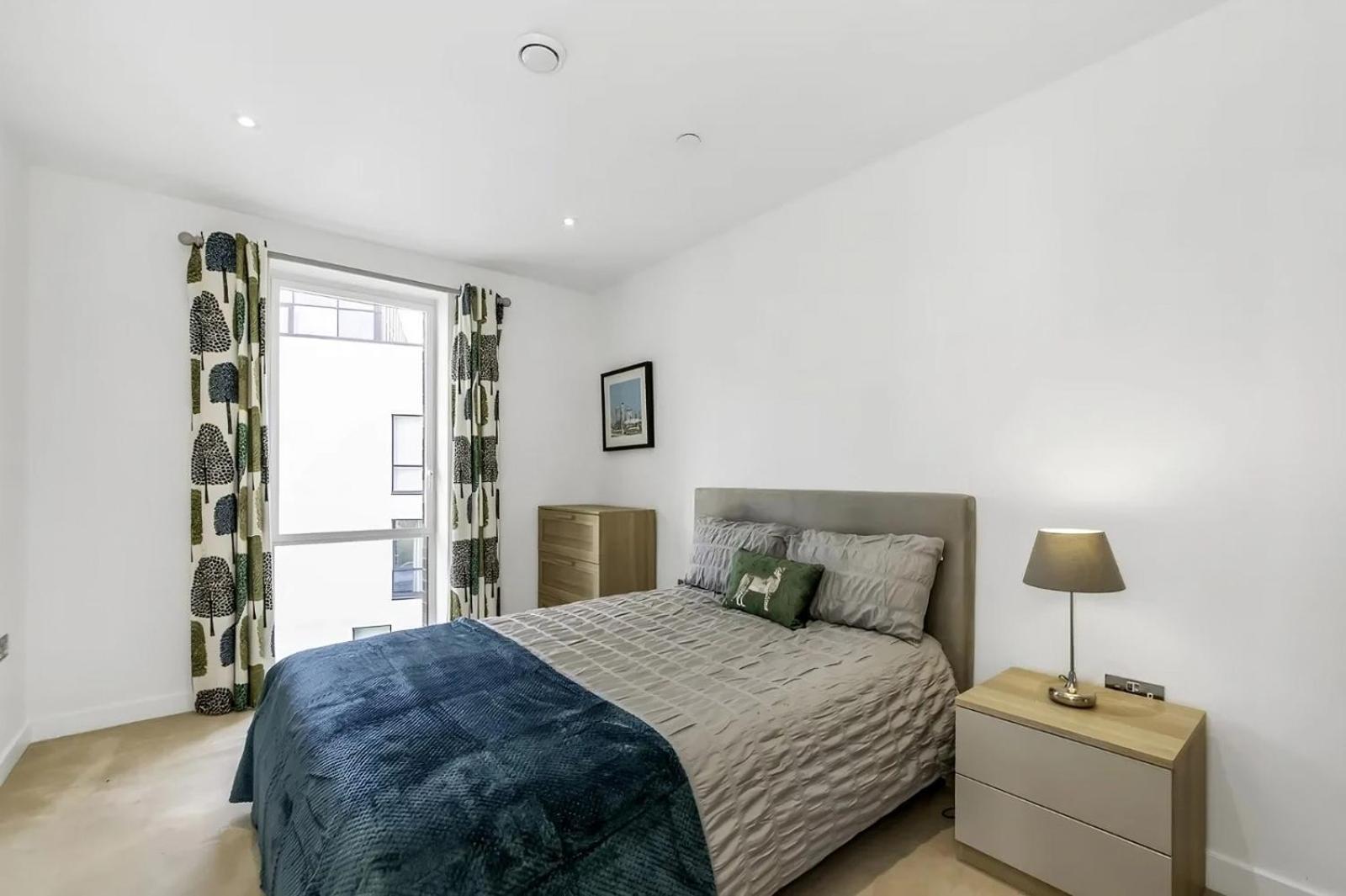 The Place- Greenwich 2-bed Flat Apartment *