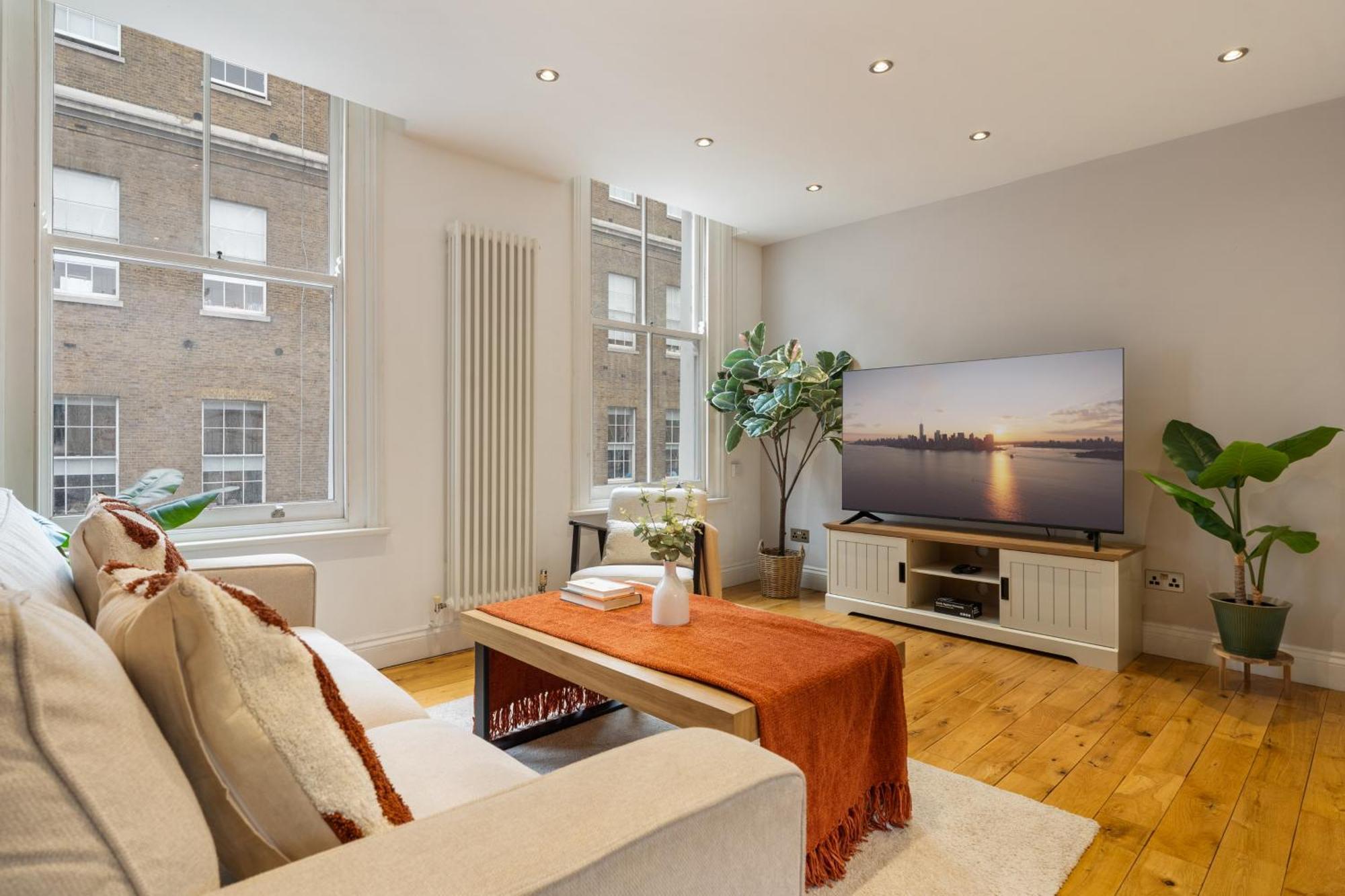Apartment Hidden Gem In Location - Beautiful 2 Bed