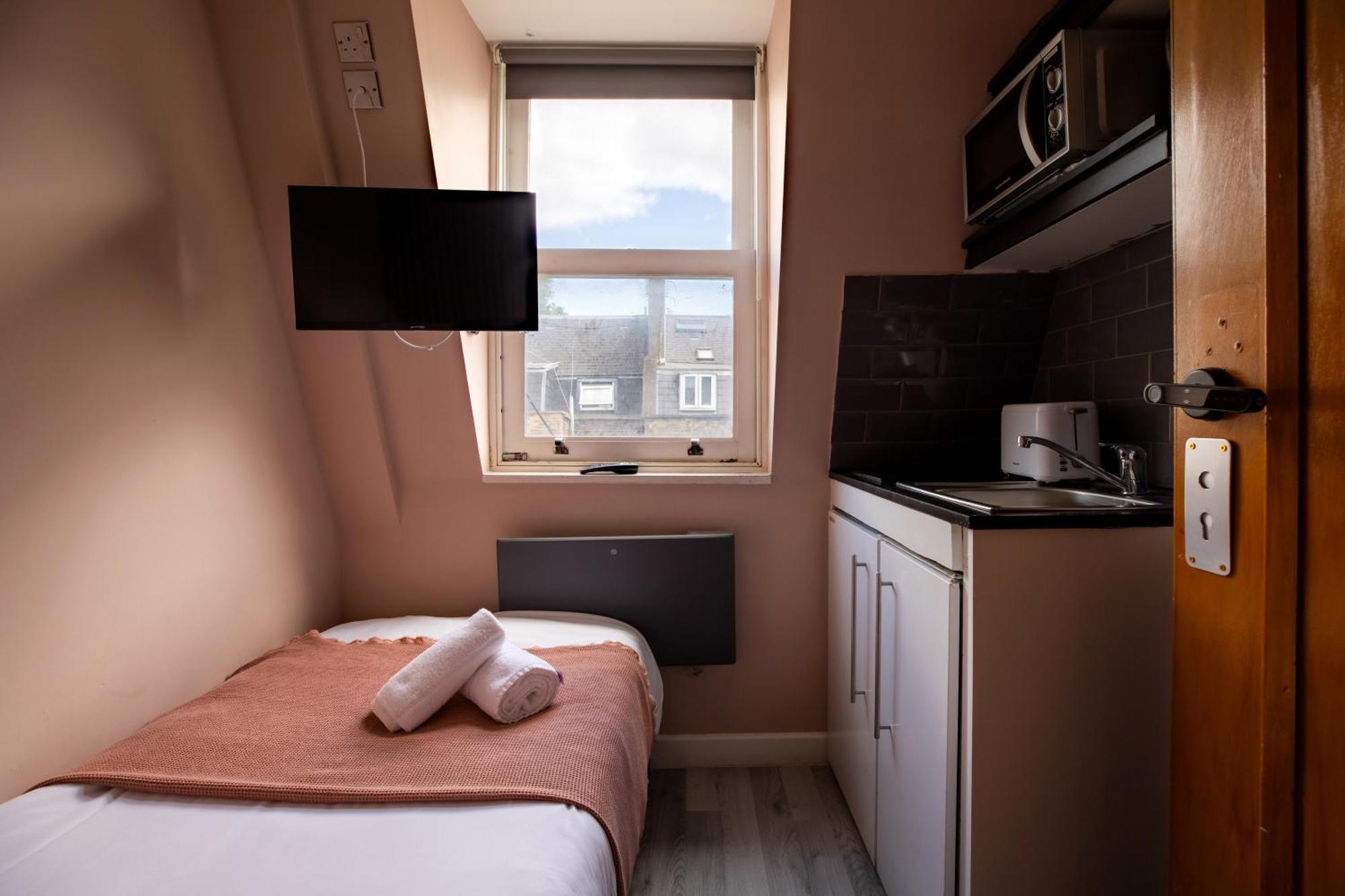 Britannia Hyde Park Bed & Breakfast London