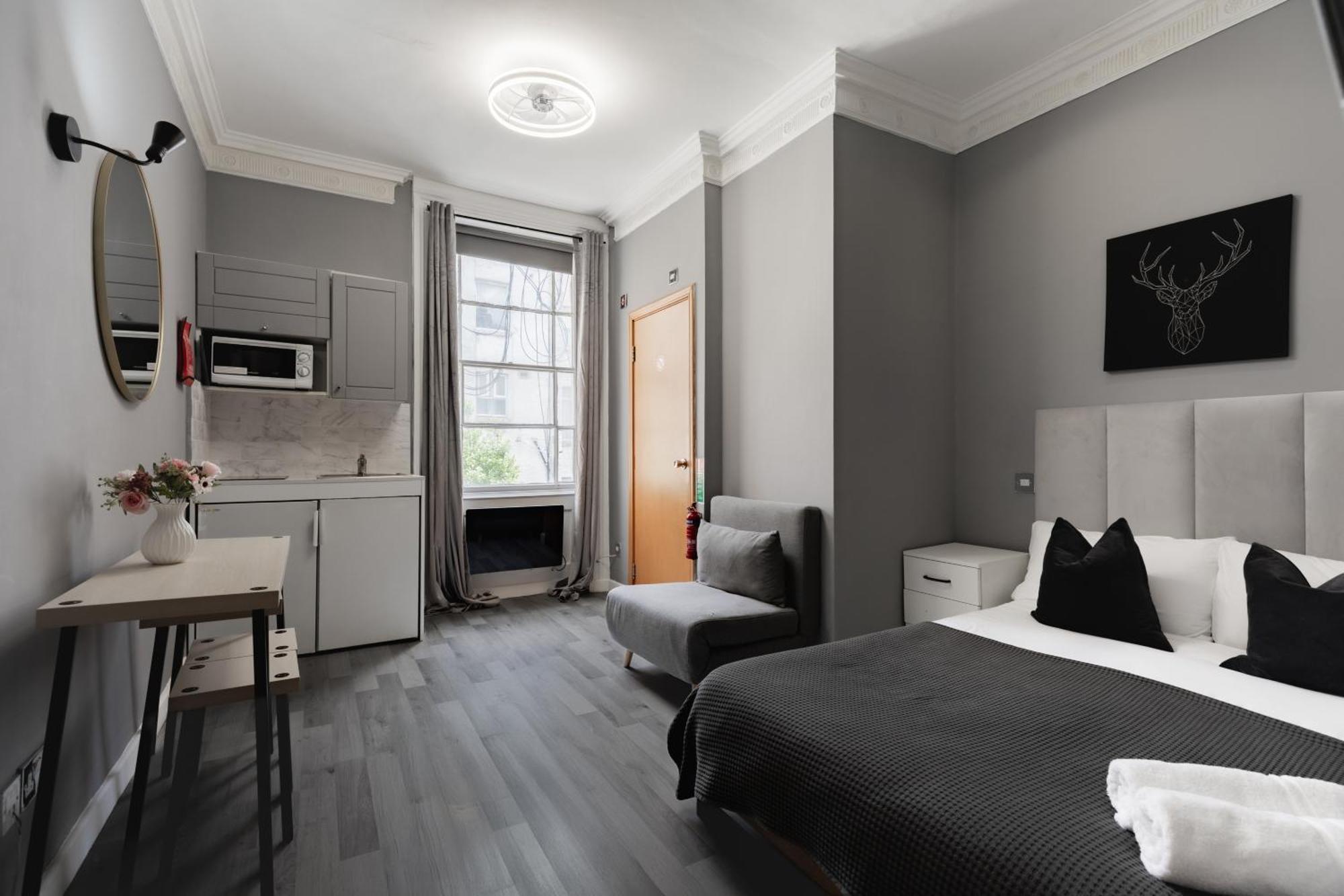 Britannia Hyde Park Bed & Breakfast London