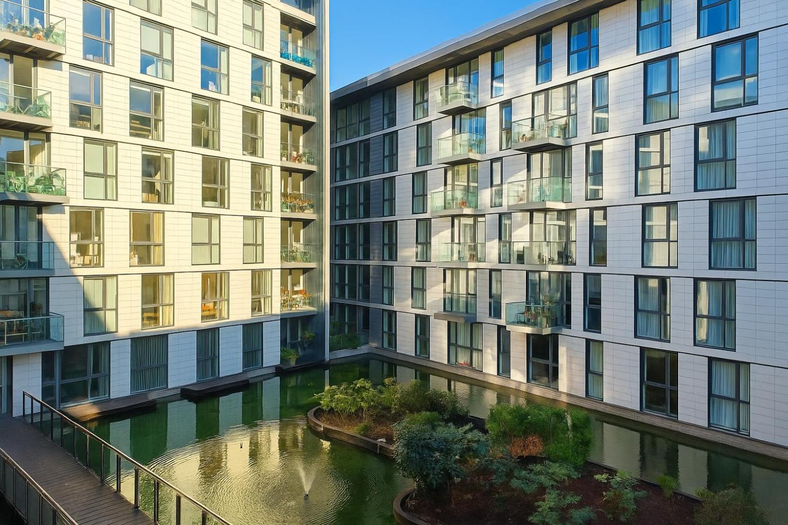 Apartment Tower Hill Serviced