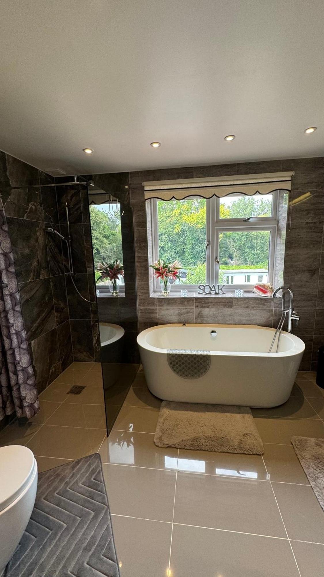 Stunning Double Bedroom Greenwich With Private Bathroom *