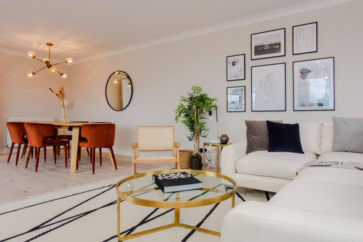 The Sparkford Gardens - Lovely 2bdr With Balcony Apartment London