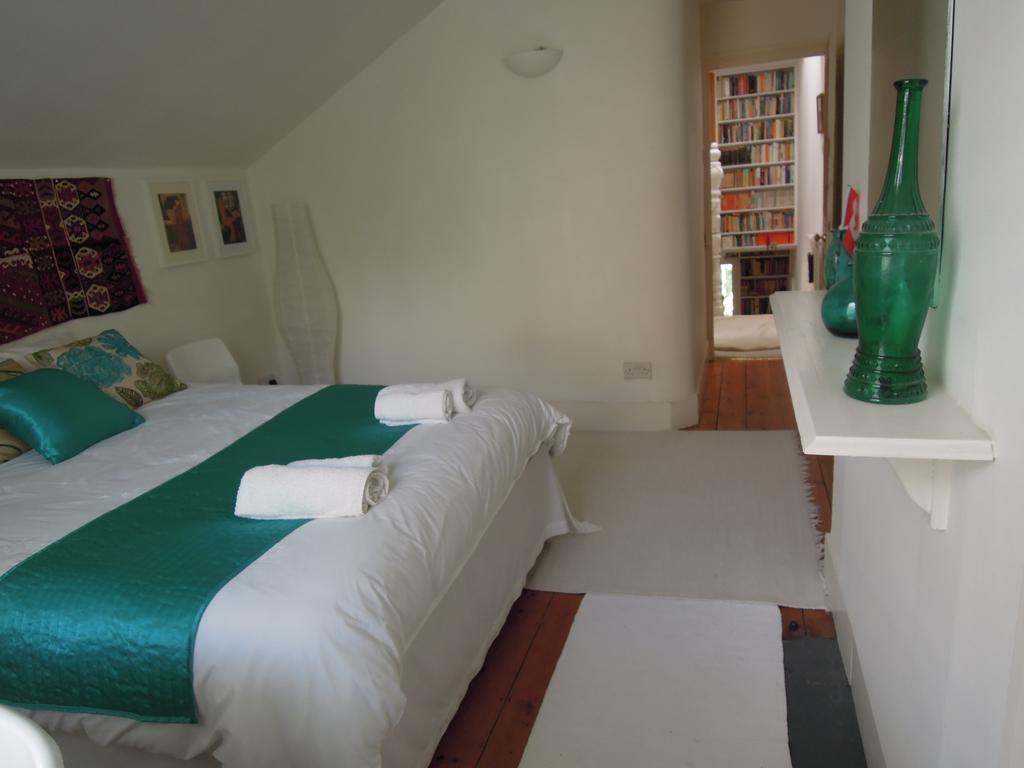 Privatunterkunft Holmewood London