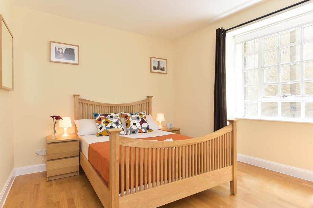 Apartment Beautiful 4-bedroom Flat In Bridge/borough! London