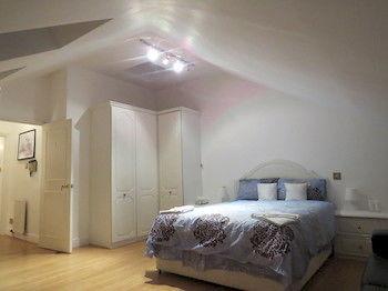 Wellington Road Apartment
