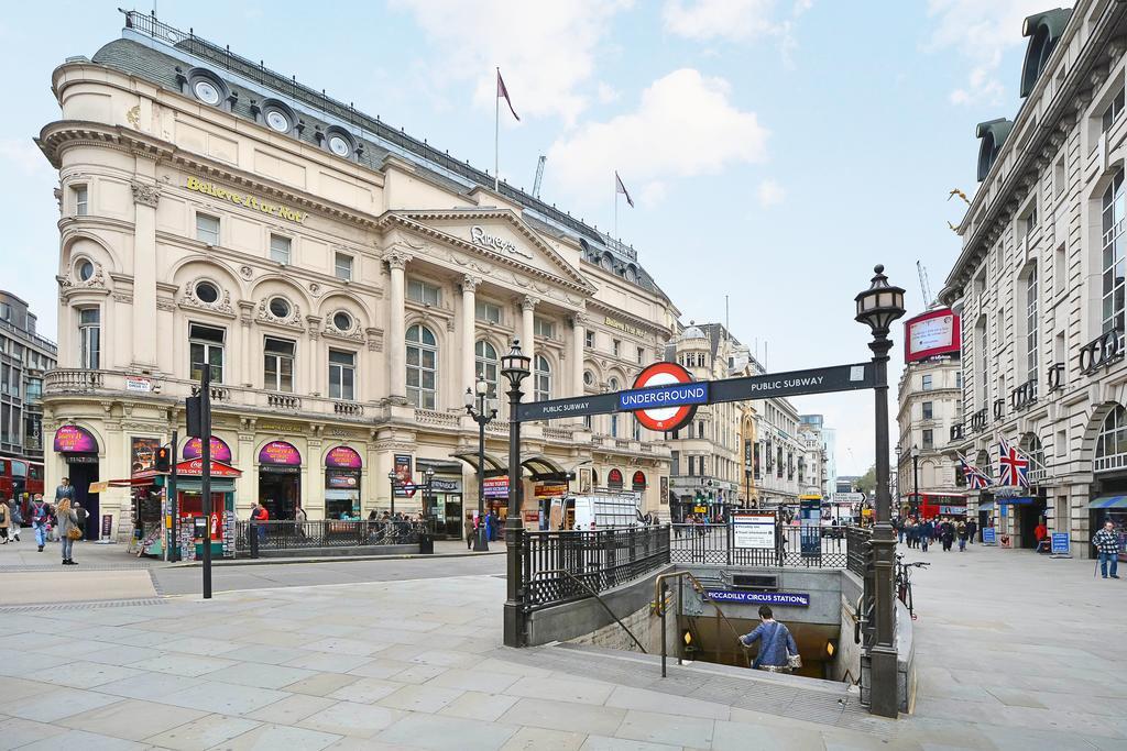 Piccadilly Circus Apartment London