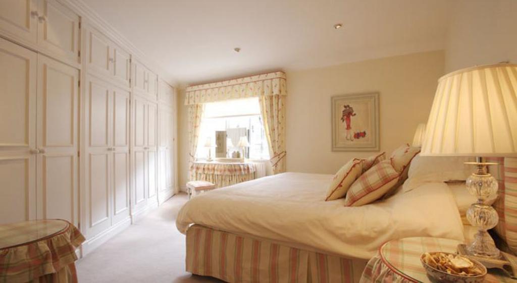 Hyde Park Gardens Mews Apartment