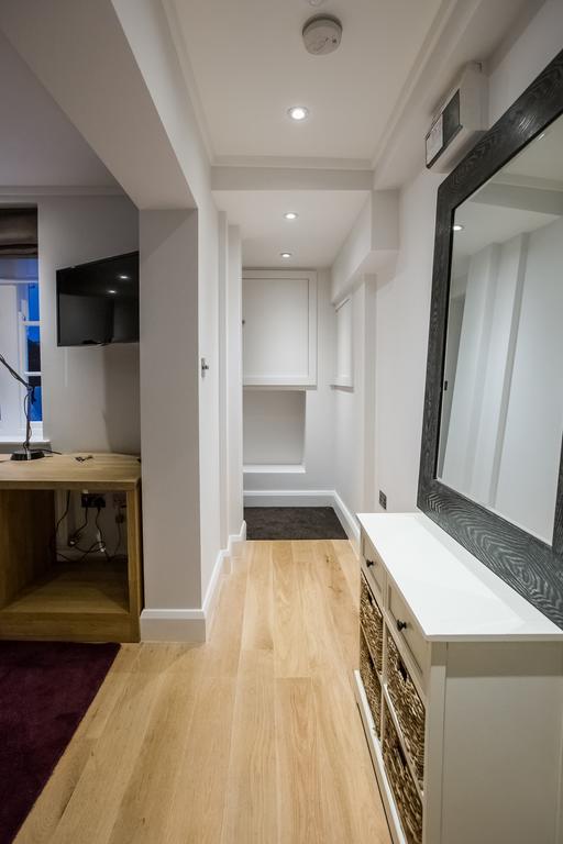Eson2 / The York Street Nest