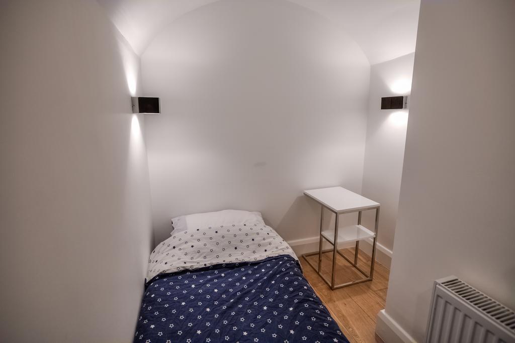 Eson2 / The York Street Nest