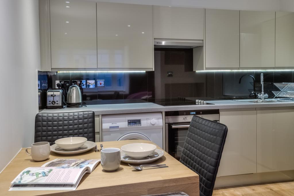 Eson2 / The York Street Nest Apartment