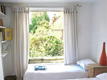 Guest house At Chiswick 2*